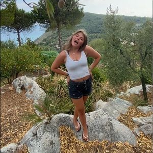 Meet your Posher, Elena